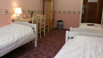 Фото номера Трехместный номер с общей ванной комнатой Гостевой дом Sõrve Guest House г. Сальме 10
